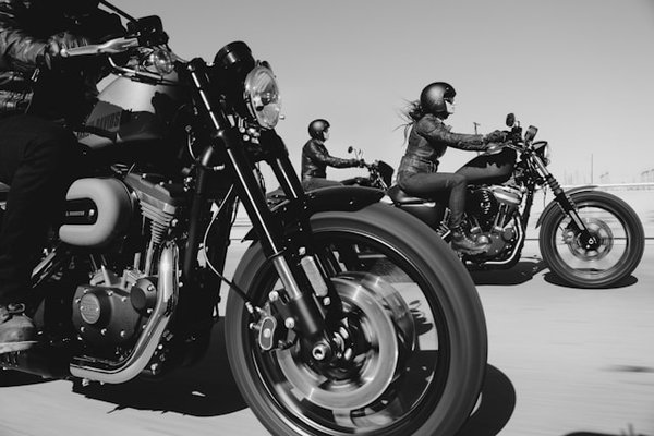 Techniques de restauration pour une moto classique des années 70